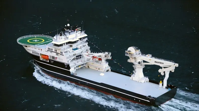 ship deck crane 1