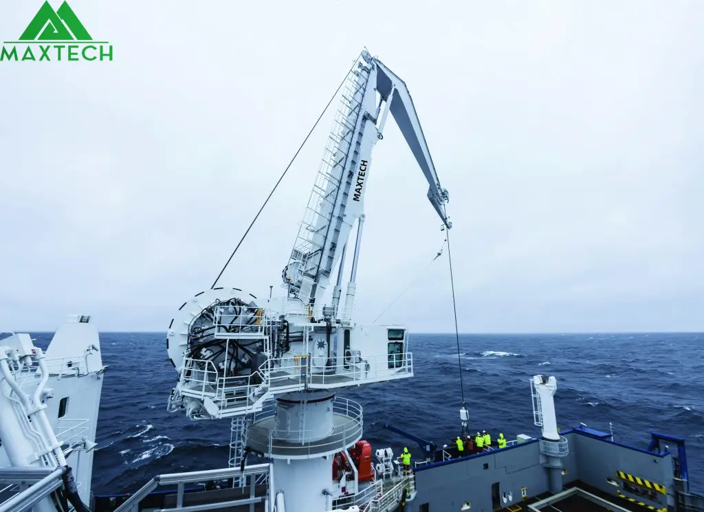ship deck crane 2